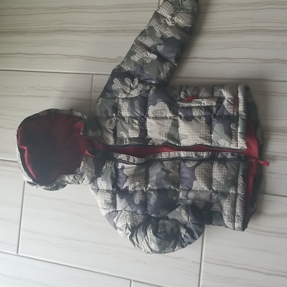 LL bean puff coat camouflage removable hood and zipper pockets